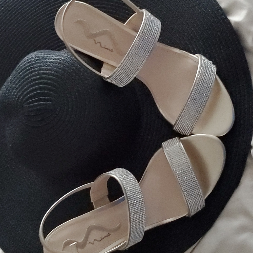 Beautiful slingbacks - Picture 2 of 2